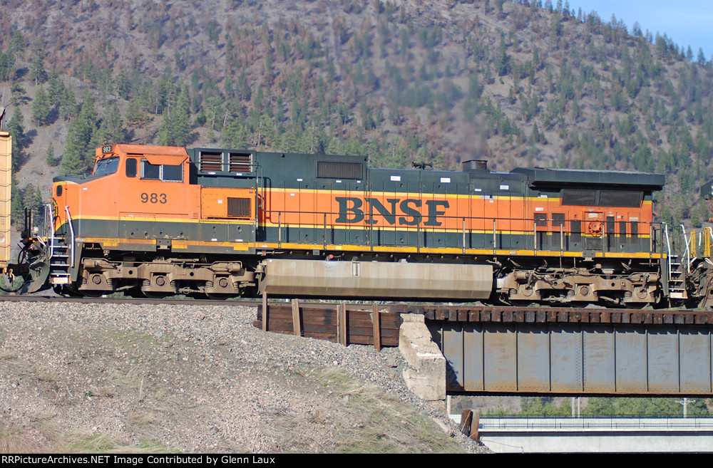 BNSF 983